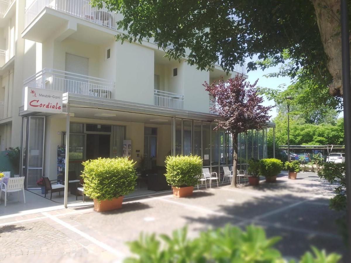 B&B - Meuble' - Hotel " Cordiale " Misano Adriatico Exterior foto